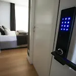 B&B Lionora