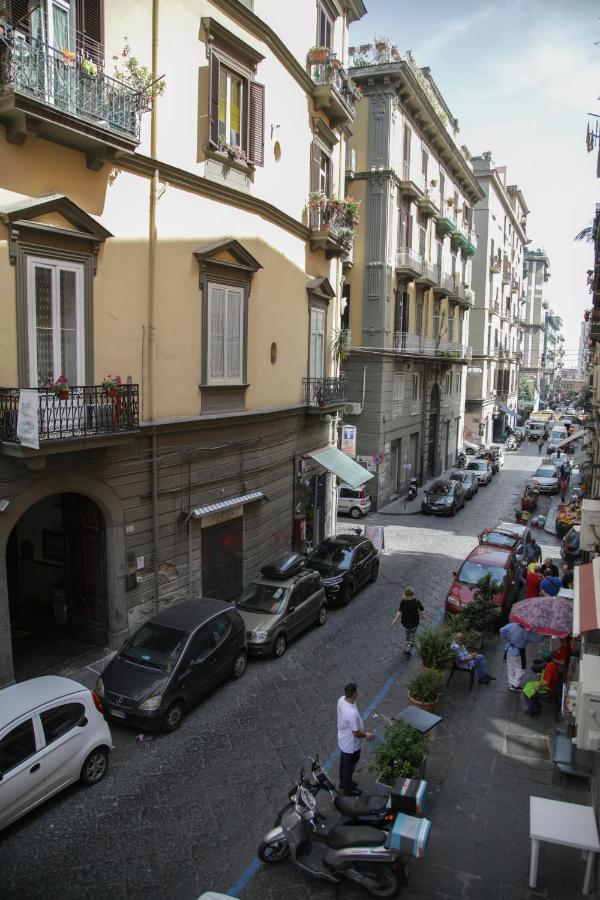 Lionora Naples